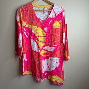 Lulu B Tunic Top Womens Sz M Pink Abstract Asymmetrical Hem V neck 3/4 Sleeve